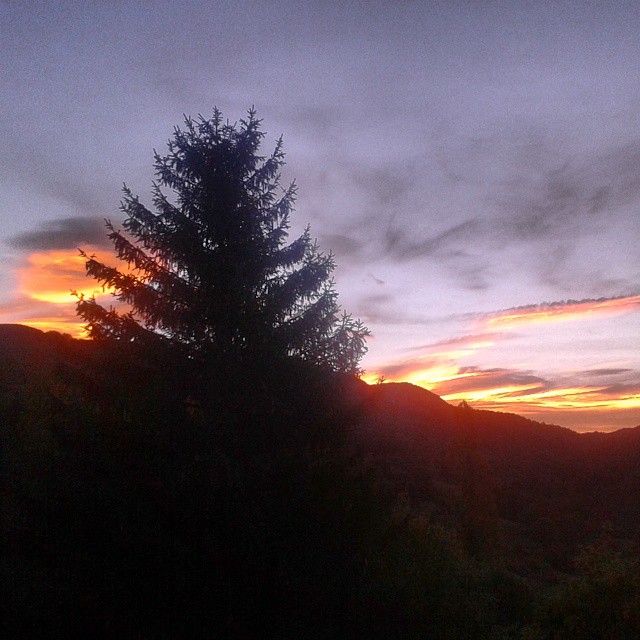 Buenos días. Precioso lunes desde el valle de #Arce