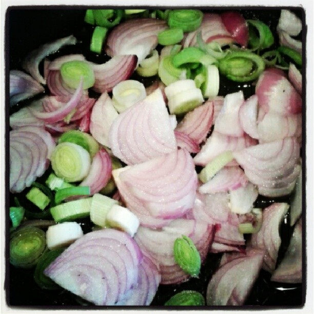 Empezando a preparar una quiche de verduras.